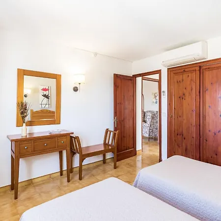 Sol Y Sombra Son Bou